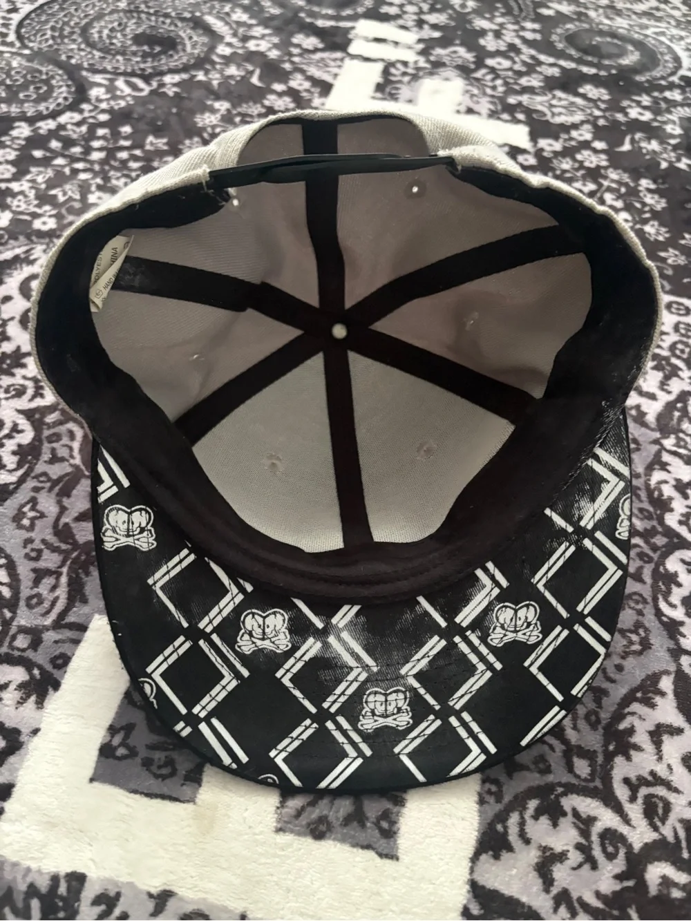 Gray/Black Adjustable Snapback Baseball Cap Hat Skull Spade Logo One Size